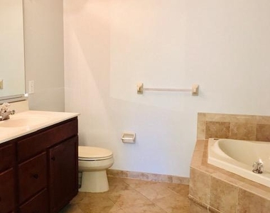 22 Nestlewood Way - Photo Thumbnail 20