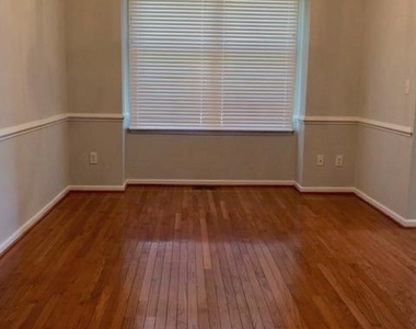 22 Nestlewood Way - Photo Thumbnail 15