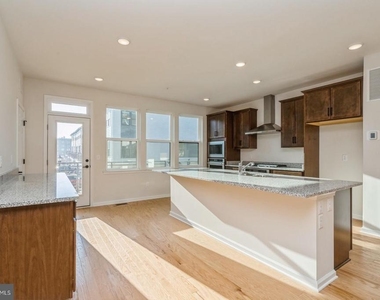 103 Vaughn Drive Ext - Photo Thumbnail 9
