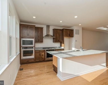 103 Vaughn Drive Ext - Photo Thumbnail 10