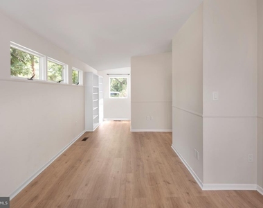 68 Mountain Avenue - Photo Thumbnail 2
