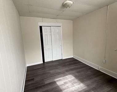 218-220 S Broadway - Photo Thumbnail 7