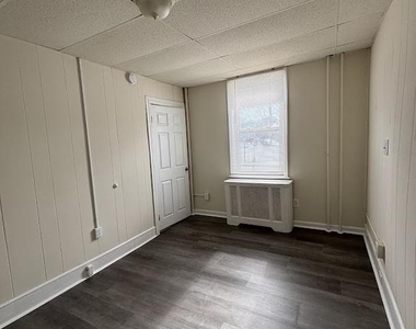218-220 S Broadway - Photo Thumbnail 8