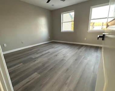 14 Buttonwood Road - Photo Thumbnail 15