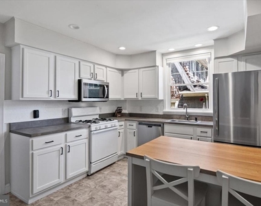 158 Lafayette Road - Photo Thumbnail 12