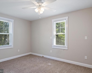 158 Lafayette Road - Photo Thumbnail 23