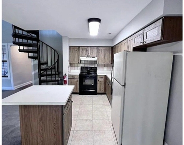 60 Summit Court - Photo Thumbnail 7