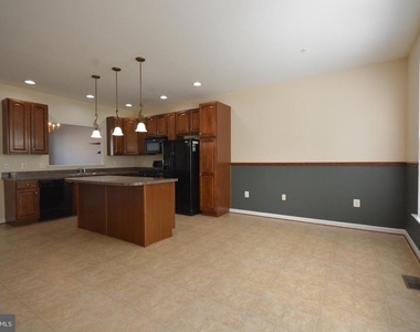 421 Green Fern Circle - Photo Thumbnail 9