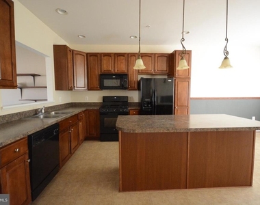 421 Green Fern Circle - Photo Thumbnail 5