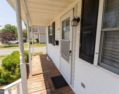30704 Hampden Avenue - Photo Thumbnail 3