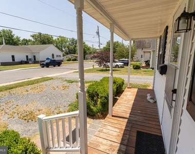 30704 Hampden Avenue - Photo Thumbnail 4