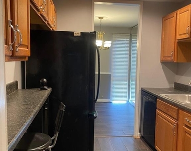 7248 Donnell Place - Photo Thumbnail 4