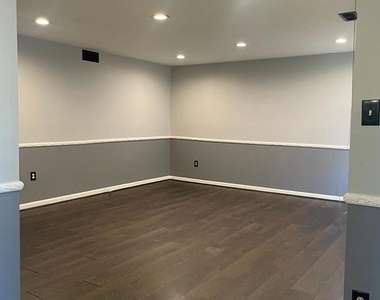 7248 Donnell Place - Photo Thumbnail 2