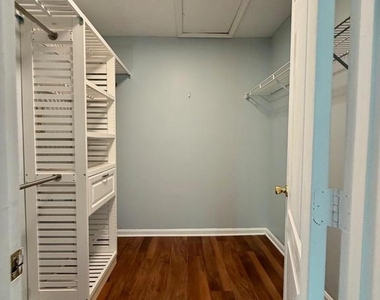 9804 Royal Commerce Place - Photo Thumbnail 10