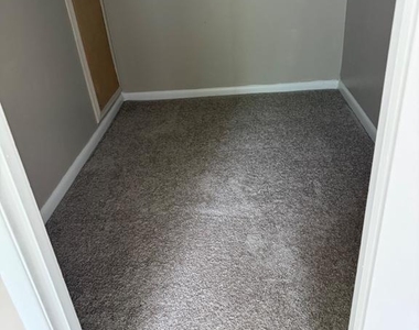 15607 Dorset Road - Photo Thumbnail 3