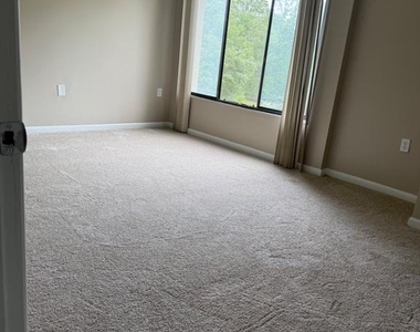 15607 Dorset Road - Photo Thumbnail 2