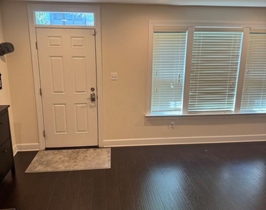 4610 Woodberry Street - Photo Thumbnail 2