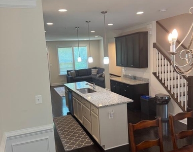 4610 Woodberry Street - Photo Thumbnail 9