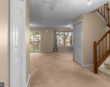 8514 Rheims Court - Photo Thumbnail 22
