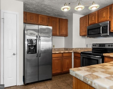 8514 Rheims Court - Photo Thumbnail 8
