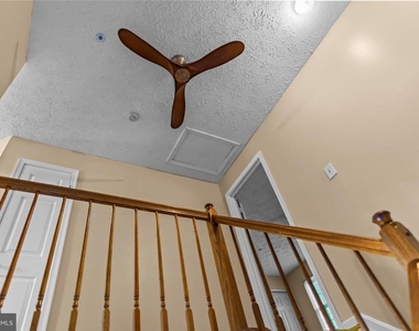 8514 Rheims Court - Photo Thumbnail 12