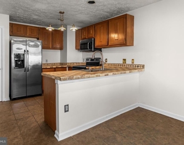 8514 Rheims Court - Photo Thumbnail 10