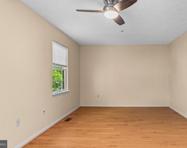8514 Rheims Court - Photo Thumbnail 14