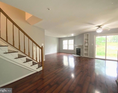 7904 Crows Nest Court - Photo Thumbnail 17