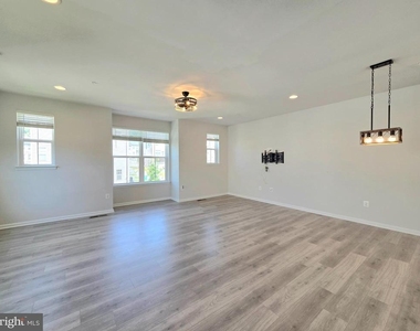 13146 Dowdens Station Way - Photo Thumbnail 11