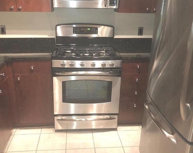 930 Wayne Avenue - Photo Thumbnail 9