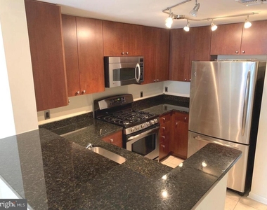 930 Wayne Avenue - Photo Thumbnail 8
