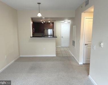 930 Wayne Avenue - Photo Thumbnail 6