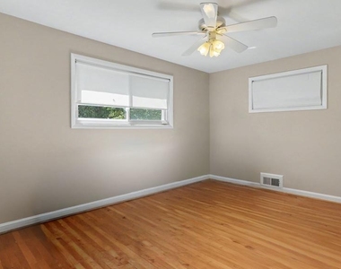 9912 Pomona Drive - Photo Thumbnail 10