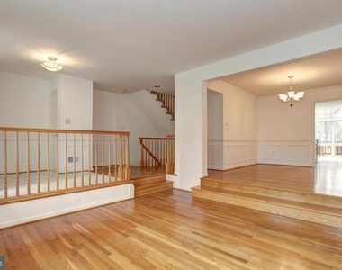 10922 Brewer House - Photo Thumbnail 2