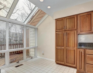 10922 Brewer House - Photo Thumbnail 8
