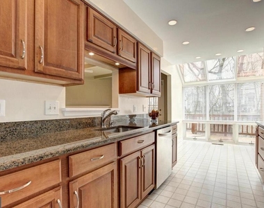 10922 Brewer House - Photo Thumbnail 6