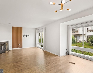 18616 Pier Point Place - Photo Thumbnail 5