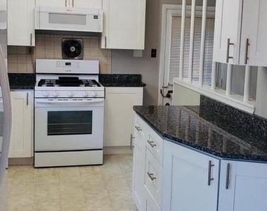 13000 Arctic Avenue - Photo Thumbnail 5