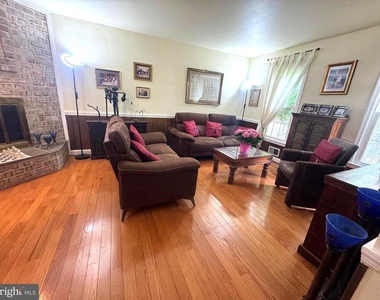 9808 Wilden Lane - Photo Thumbnail 13