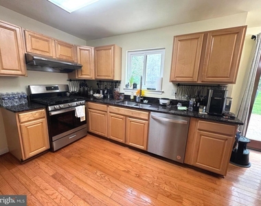 9808 Wilden Lane - Photo Thumbnail 7