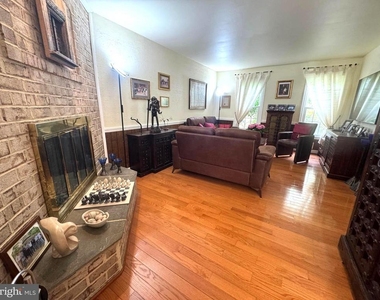 9808 Wilden Lane - Photo Thumbnail 12