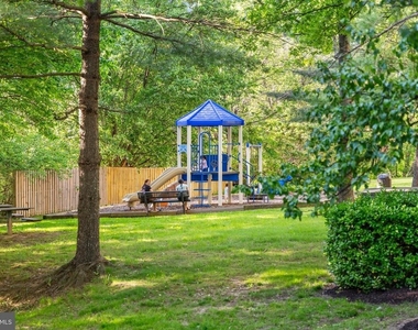 18304 Streamside Drive - Photo Thumbnail 8