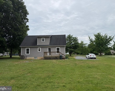 1010 Twin Court - Photo Thumbnail 8