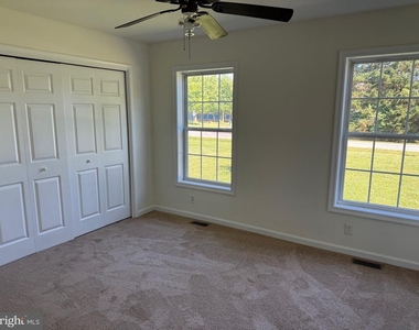 1010 Twin Court - Photo Thumbnail 12