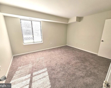 9653 Whiteacre Road - Photo Thumbnail 10