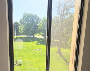 9653 Whiteacre Road - Photo Thumbnail 13