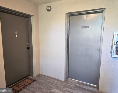9653 Whiteacre Road - Photo Thumbnail 1