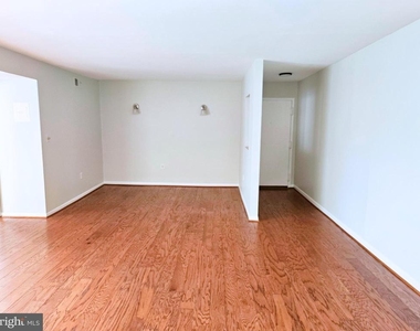 9653 Whiteacre Road - Photo Thumbnail 5