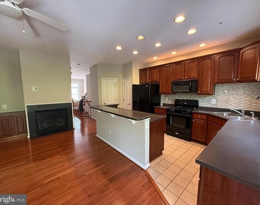 10292 Chestnut Park Lane - Photo Thumbnail 3