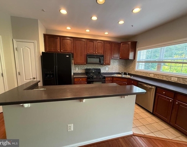 10292 Chestnut Park Lane - Photo Thumbnail 2